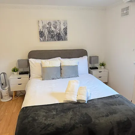 Charming And Affordable Flat For 4 People In Baker Street Zone 1 With Breakfast Apartment London