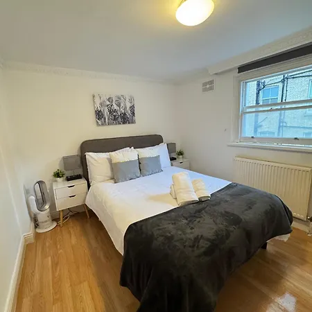 Charming And Affordable Flat For 4 People In Baker Street Zone 1 With Breakfast