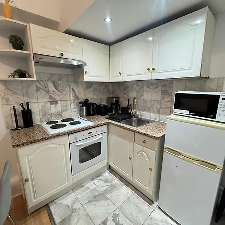 Charming And Affordable Flat For 4 People In Baker Street Zone 1 With Breakfast *