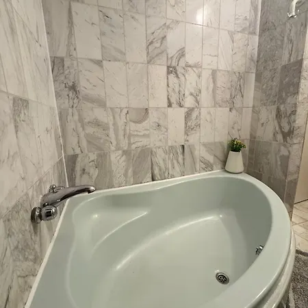 Charming And Affordable Flat For 4 People In Baker Street Zone 1 With Breakfast