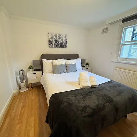 Charming And Affordable Flat For 4 People In Baker Street Zone 1 With Breakfast Apartment *