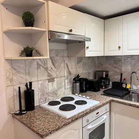 Apartment Charming And Affordable Flat For 4 People In Baker Street Zone 1 With Breakfast London