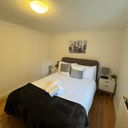 Charming And Affordable Flat For 4 People In Baker Street Zone 1 With Breakfast Apartment London