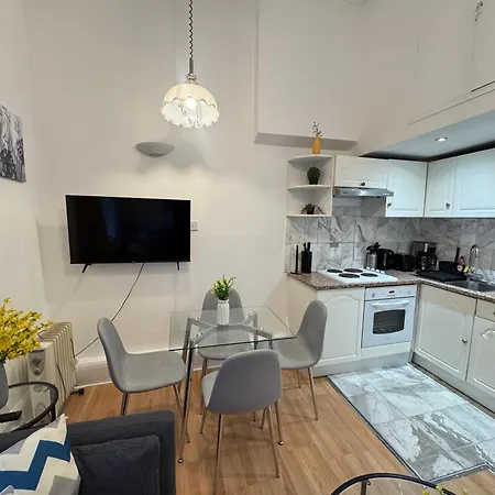 Charming And Affordable Flat For 4 People In Baker Street Zone 1 With Breakfast London