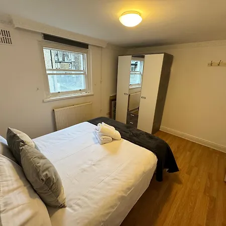 Charming And Affordable Flat For 4 People In Baker Street Zone 1 With Breakfast Apartment London
