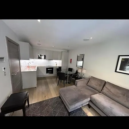 Apartment A Stunning 2 Bed Flat To Let In Victoria London