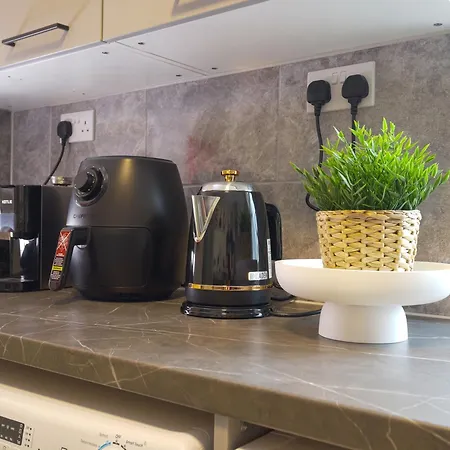 Battersea Serviced Apartment *