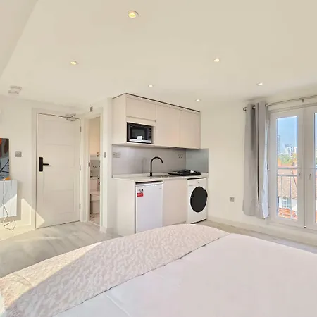 Guest house Morden Stratford Studio 4 *