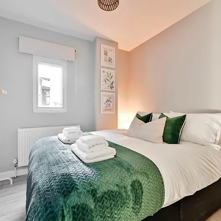 Long Angel With Terrace Apartment