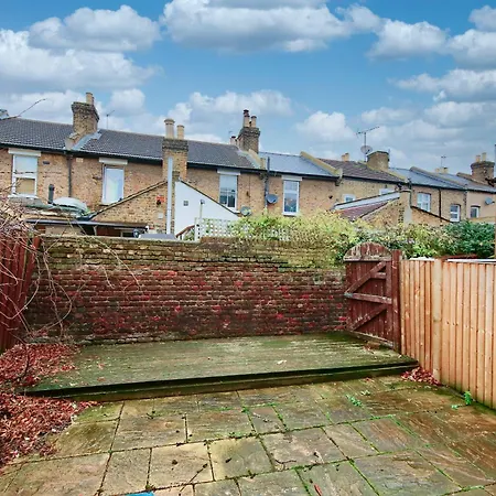 Apartment Beautiful 1 Bed Flat, 2 Beds In Central Location Brentford London *