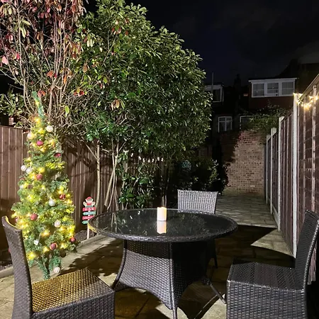 Fabulous Garden Flat Near Kings Cross St Pancras