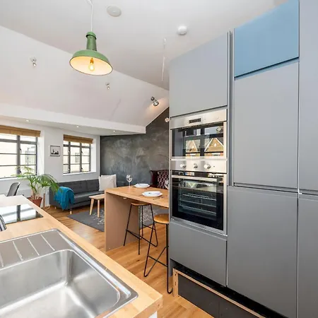 Pass The Keys Peckham 1 Bed Flat Free On Street Parking London
