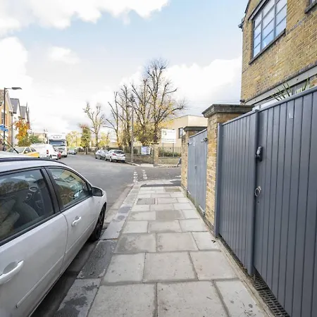 Pass The Keys Peckham 1 Bed Flat Free On Street Parking