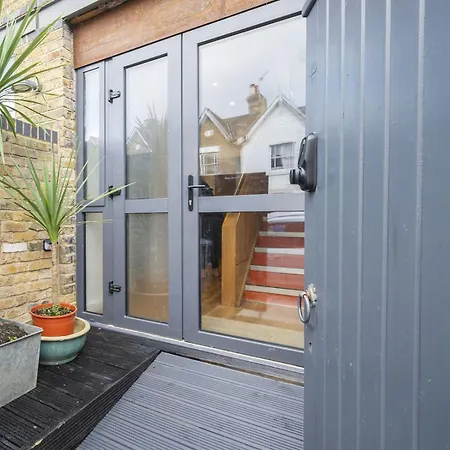 Pass The Keys Peckham 1 Bed Flat Free On Street Parking Apartment *