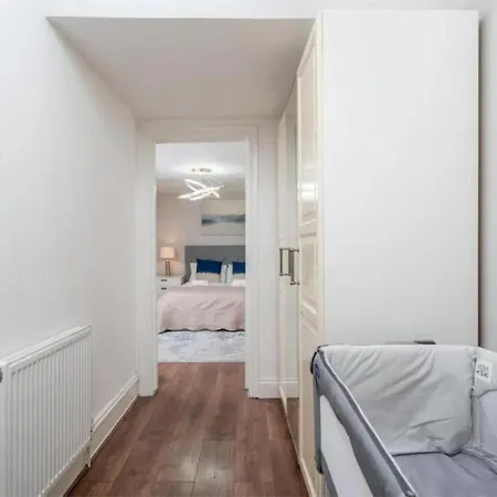 Stunning 2bed 2bath In Earls Court Sleeps Six * London