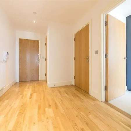 Modern Large 2bed Cutty Sark Greenwich Close To Canary Wharf - Great Transport Links Apartment *