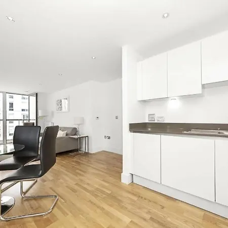 Modern Large 2bed Cutty Sark Greenwich Close To Canary Wharf - Great Transport Links *