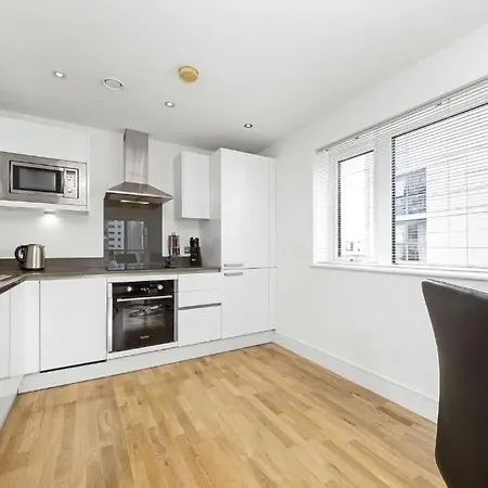 Apartment Modern Large 2bed Cutty Sark Greenwich Close To Canary Wharf - Great Transport Links *