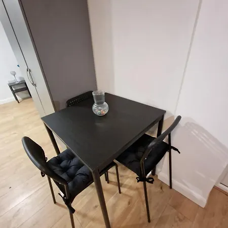 Detached West London * Hayes (Greater London)