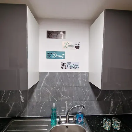 Detached West London Apartment *