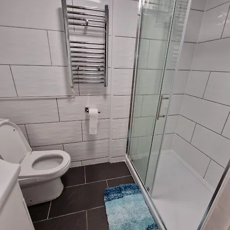 Detached West London Apartment Hayes (Greater London)