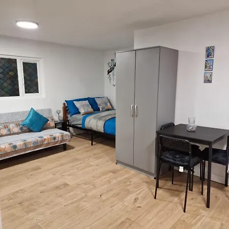 Apartment Detached West London Hayes (Greater London)
