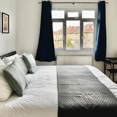 Guest house Maberic Housing West Gem Your Connection