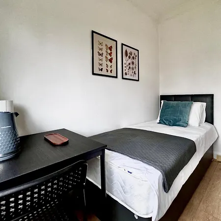 Guest house Maberic Housing West Gem Your Connection London