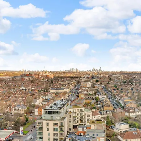 Stylish Views Near Station