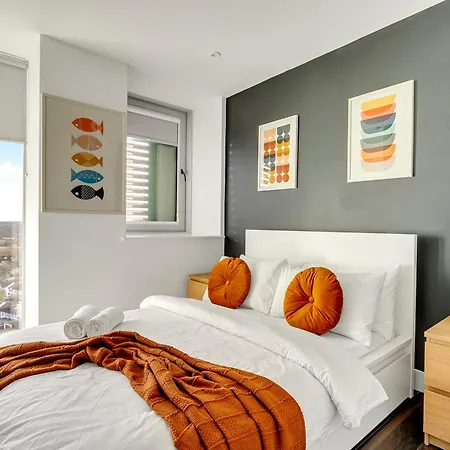 Apartment Stylish Views Near Station *