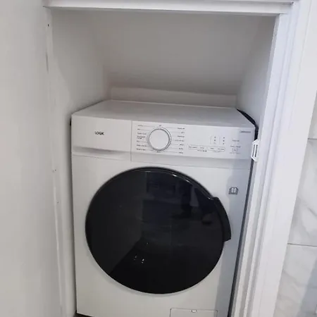 Star London Station Road 2-bed Loft Flat The Hyde