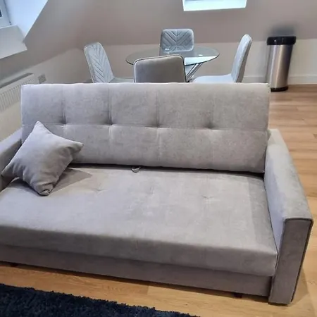 Apartment Star London Station Road 2-bed Loft Flat The Hyde