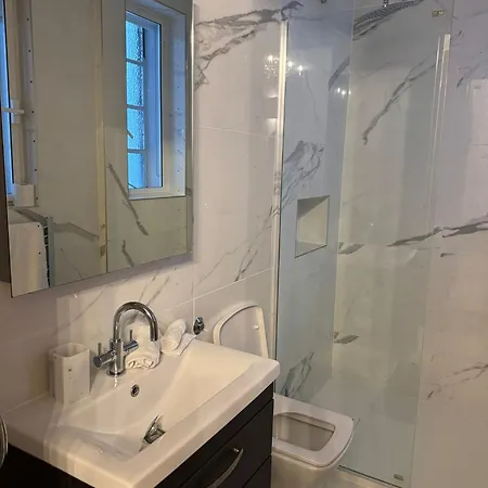 Luxury First Floor Flat In Knightsbridge Apartment London