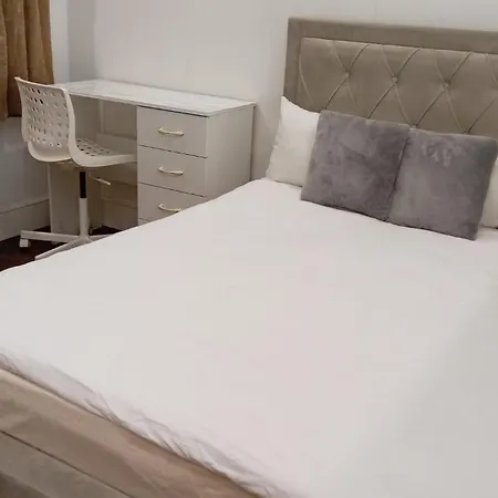 Paddington Cozy 3-bedroom In Prime Location