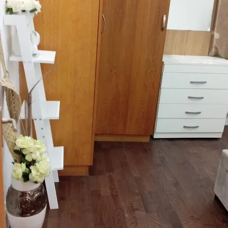 Paddington Cozy 3-bedroom In Prime Location *