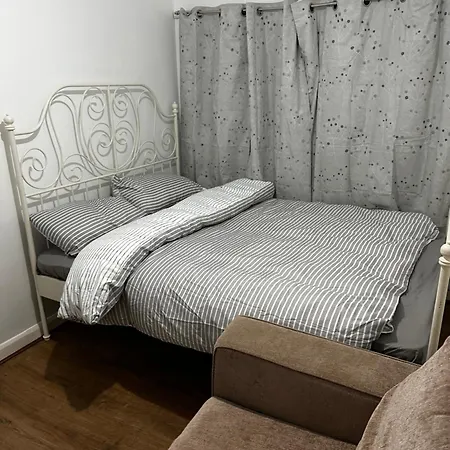 Hotel At Apex House S