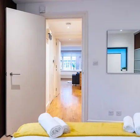 Apartment Modern Flat In Farringdon For Work Or Leisure