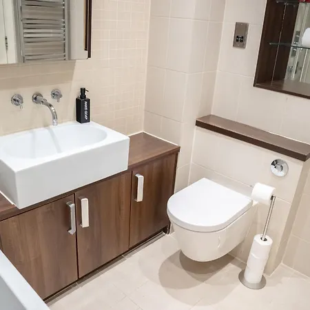 Modern Flat In Farringdon For Work Or Leisure Apartment *