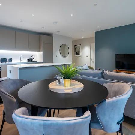 Alto - Modern Comfort & Prime Location Apartment *