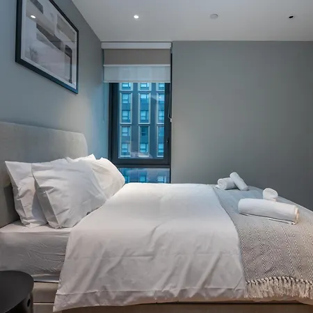 Apartment Alto - Modern Comfort & Prime Location London