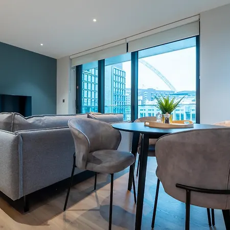 Alto - Modern Comfort & Prime Location *