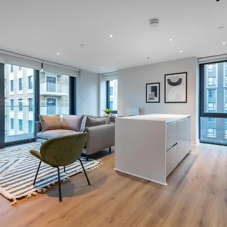 Alto - Modern Comfort & Prime Location Apartment *