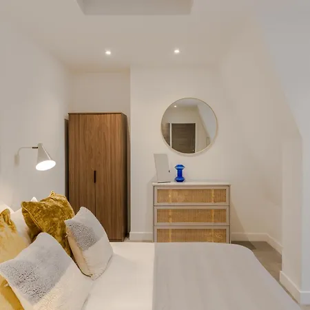 Cityscape Penthouse Ladywell Apartment *