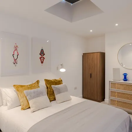 Cityscape Penthouse Ladywell