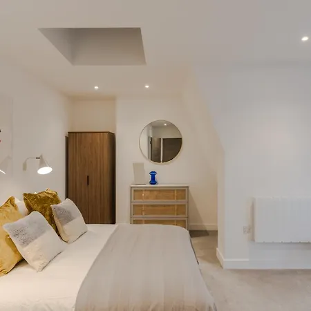 Cityscape Penthouse Ladywell * London