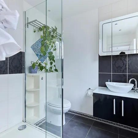 The Shoreditch Retreat - Inviting 2bdr Apartment *