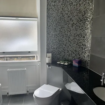 Staunton - Hotel London