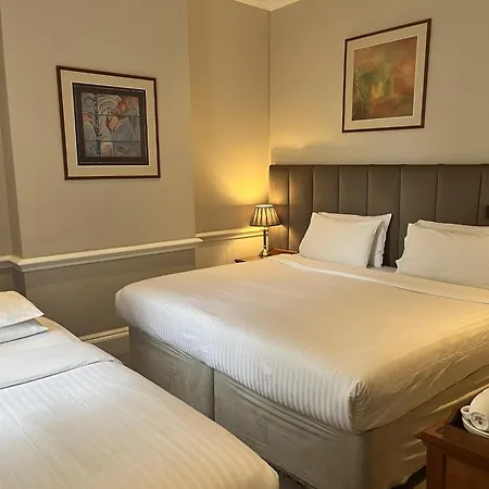 Staunton - 4*