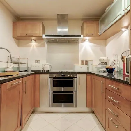 Waterfront Apartment London