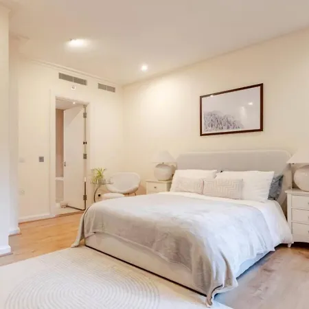 Waterfront Apartment London